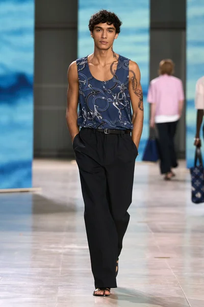 Look 46